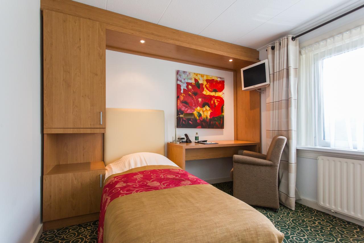 Hotel Cafe Restaurant De Gouden Karper Hummelo ภายนอก รูปภาพ